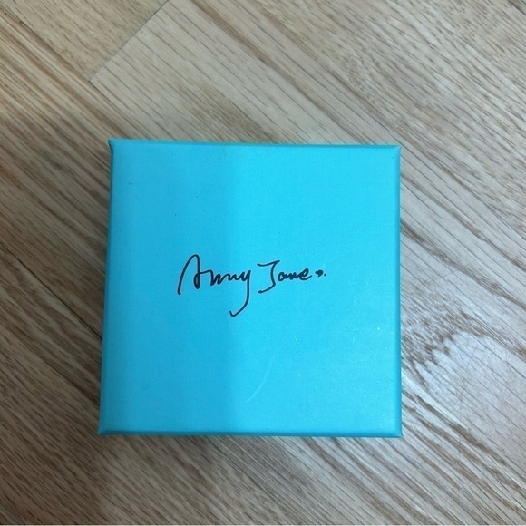 Amy Jane Clear Silver Necklace Bridal Jewelry W/ Box - Picture 2 of 5